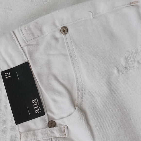 NWT,Cute,a.n.a,Lightly Distressed, Ankle/Crop,Jeans with Embroidered Frayed Hems - Picture 6 of 16